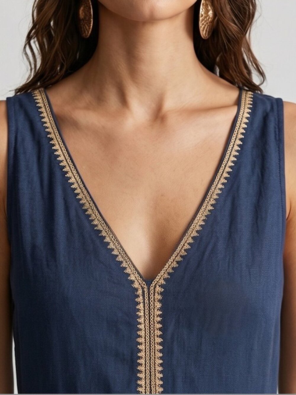 Boho Chic Cotton Sleeveless Maxi Dress with Embroidery And Pockets - Picture 4 of 9